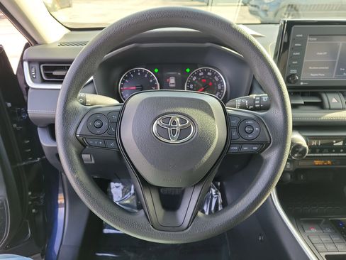 Used 2022 Toyota RAV4 XLE image 21