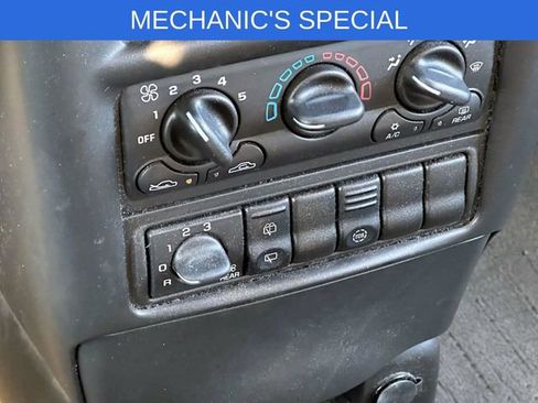 Used 2005 Chevrolet Venture LT w/ Deluxe Convenience Package image 26