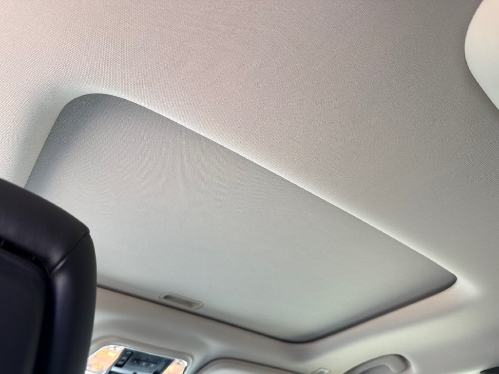 Used 2018 Dodge Durango Citadel w/ Technology Group RWD image 16