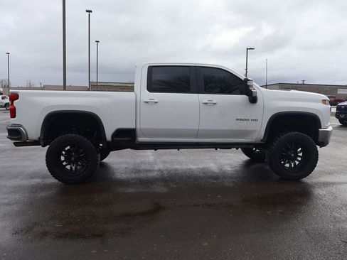 Used 2023 Chevrolet Silverado 3500 LT image 7