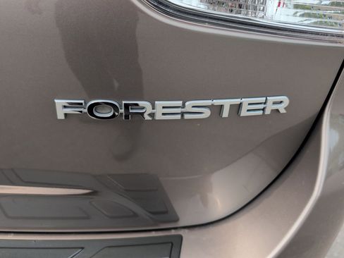 Used 2022 Subaru Forester Premium image 31