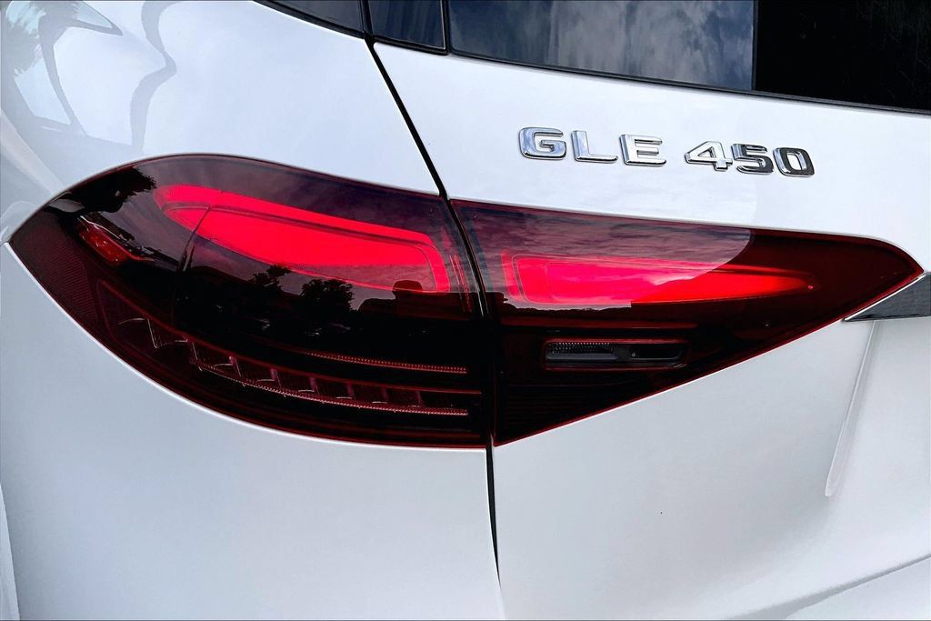 Used 2026 Mercedes-Benz GLE 450 4MATIC image 32