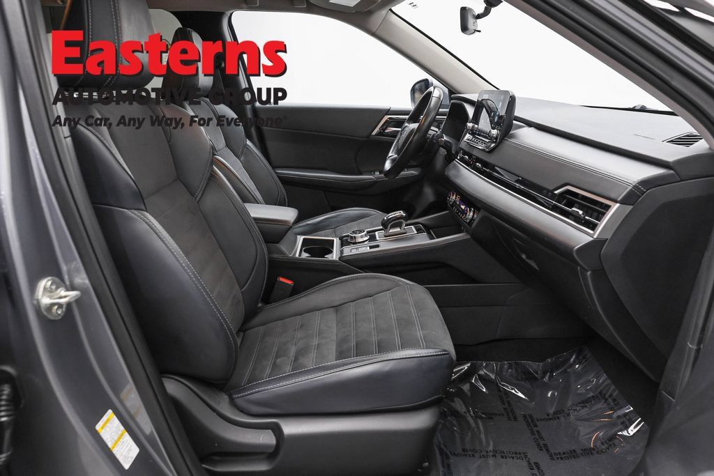 Used 2024 Mitsubishi Outlander SE AWD/4WD image 25
