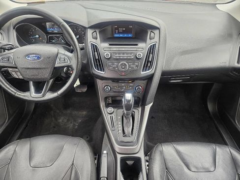 Used 2015 Ford Focus SE w/ Equipment Group 201A FWD image 14