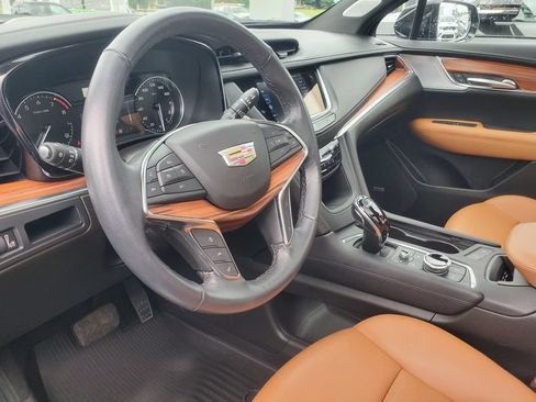 Used 2023 Cadillac XT5 Premium Luxury w/ LPO, Floor Liner Package AWD/4WD image 11