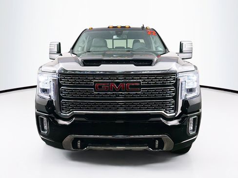 Used 2022 GMC Sierra 3500 Denali image 3