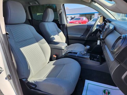 Used 2023 Toyota Tacoma SR AWD/4WD image 19