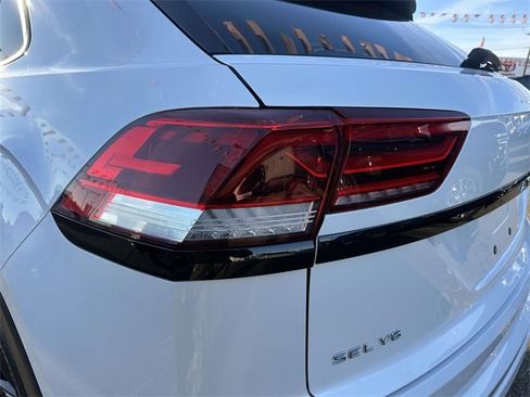 Used 2023 Volkswagen Atlas Cross Sport SEL R-Line image 13