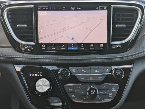 New 2026 Chrysler Pacifica Select image 15