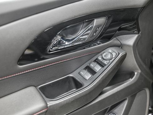 Used 2023 Chevrolet Traverse RS image 14