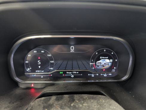 Used 2023 GMC Yukon XL AT4 w/ Technology Package AWD/4WD image 10