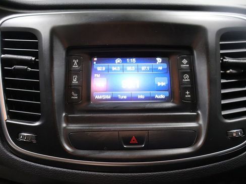 Used 2015 Chrysler 200 Limited w/ Convenience Group FWD image 29