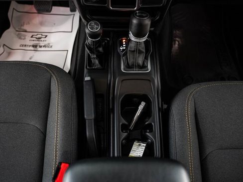 Used 2024 Jeep Wrangler Sport image 40