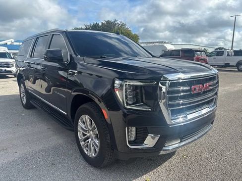 Used 2023 GMC Yukon XL SLT w/ SLT Luxury Package RWD image 3