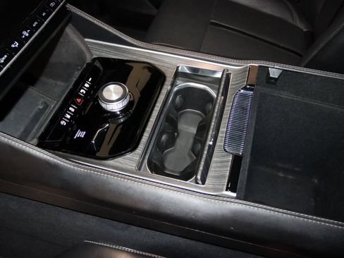 Used 2024 Jeep Wagoneer L Series II w/ Flexible Seating Group image 38