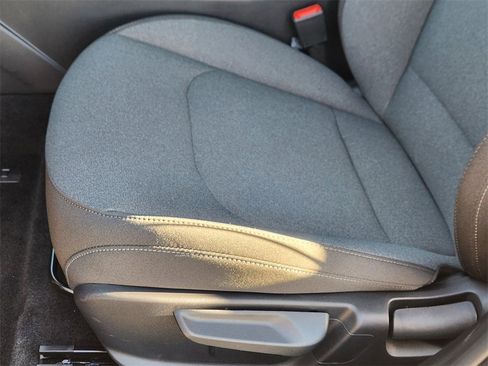 New 2025 Kia K4 LXS image 18