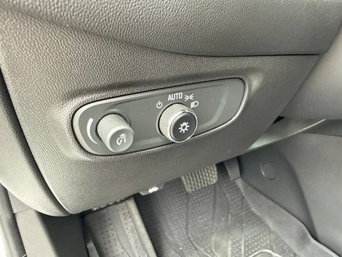 Used 2019 Chevrolet Equinox LT w/ LPO, Floor Liner Package FWD image 22