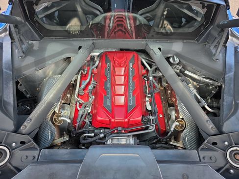 Used 2021 Chevrolet Corvette Stingray Coupe w/ Z51 Performance Package RWD image 14