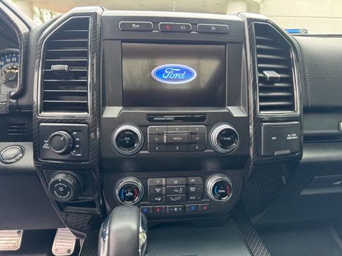 Used 2019 Ford F150 Lariat w/ Equipment Group 502A Luxury AWD/4WD image 11