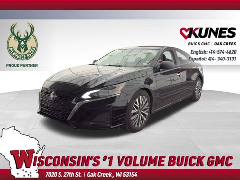 Used 2024 Nissan Altima 2.5 SV image 1