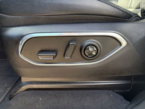 Used 2024 Jeep Wagoneer L Series II w/ Flexible Seating Group image 19