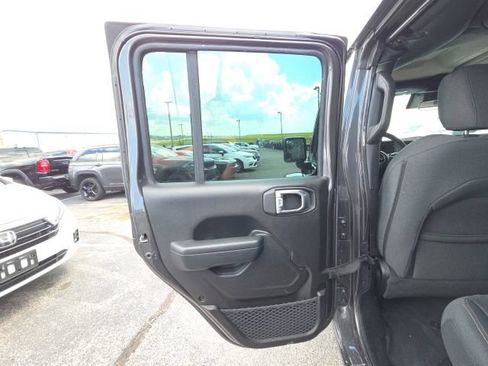 Used 2024 Jeep Wrangler Unlimited w/ Convenience Group AWD/4WD image 29