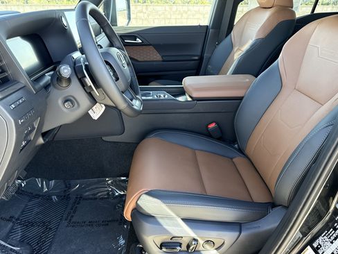 New 2026 Lexus GX 550 image 18