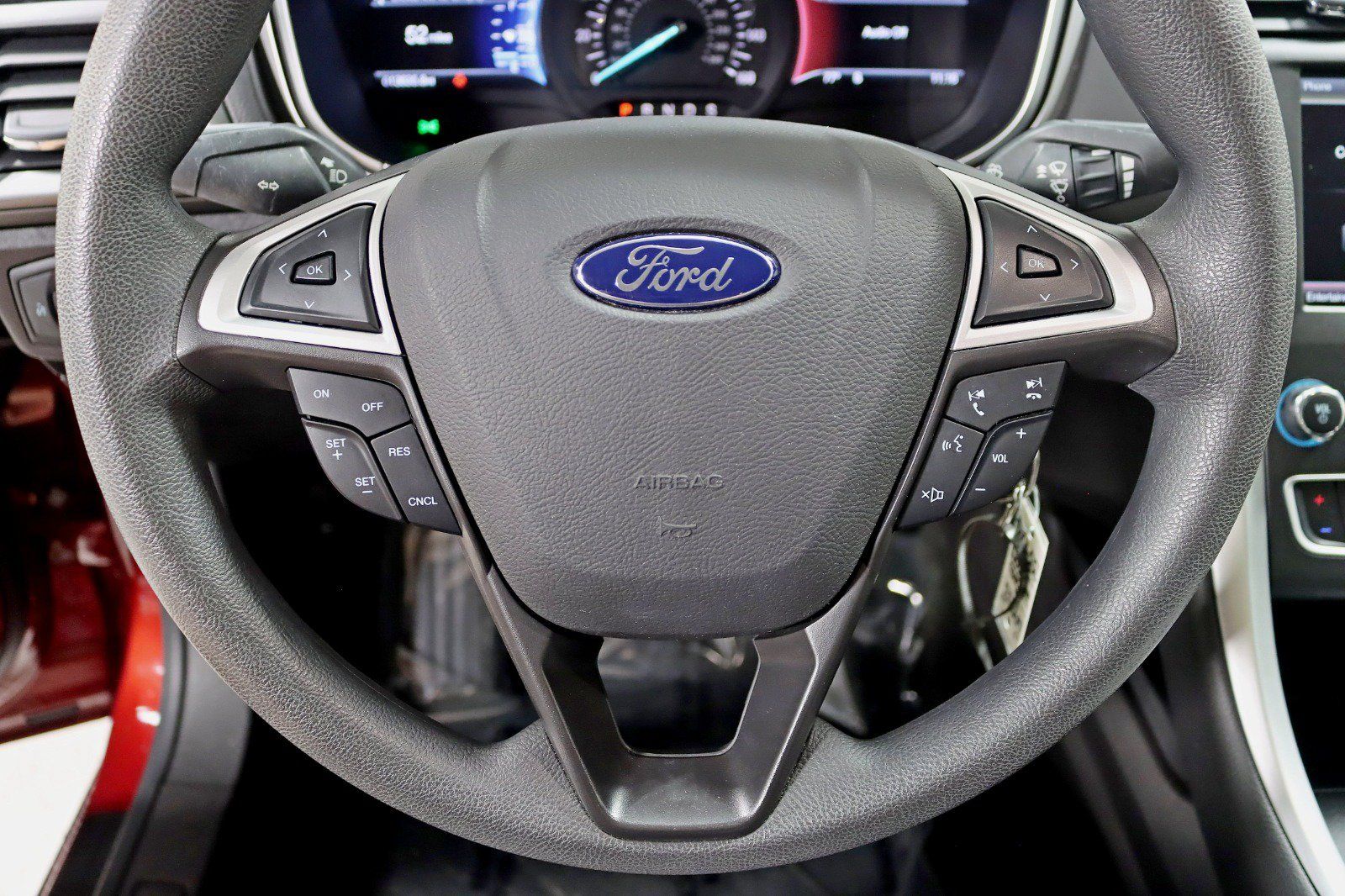 Used 2016 Ford Fusion SE FWD image 15