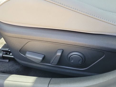 New 2026 Hyundai Elantra Limited FWD image 20