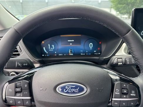 Used 2023 Ford Escape Active w/ Tech Pack #2 AWD/4WD image 2