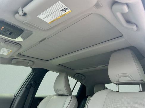 Used 2024 Toyota Prius XLE FWD image 23