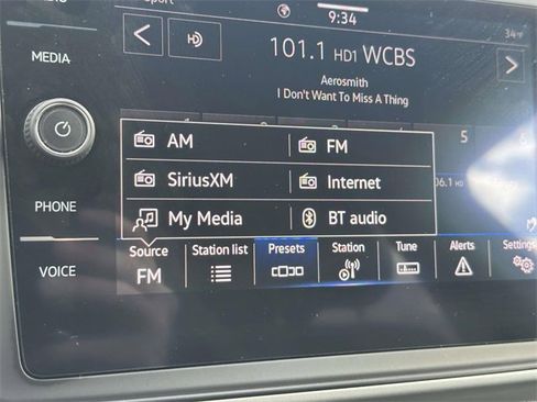 Certified 2021 Volkswagen Atlas Cross Sport SE image 36