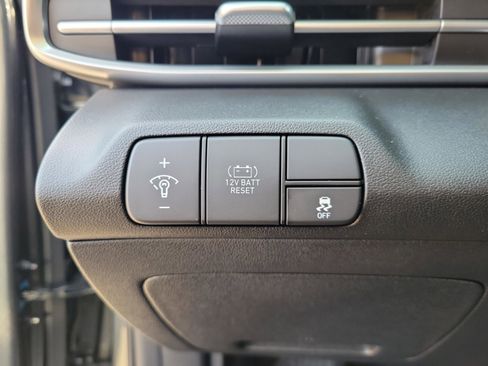 Used 2025 Hyundai Elantra Blue image 15