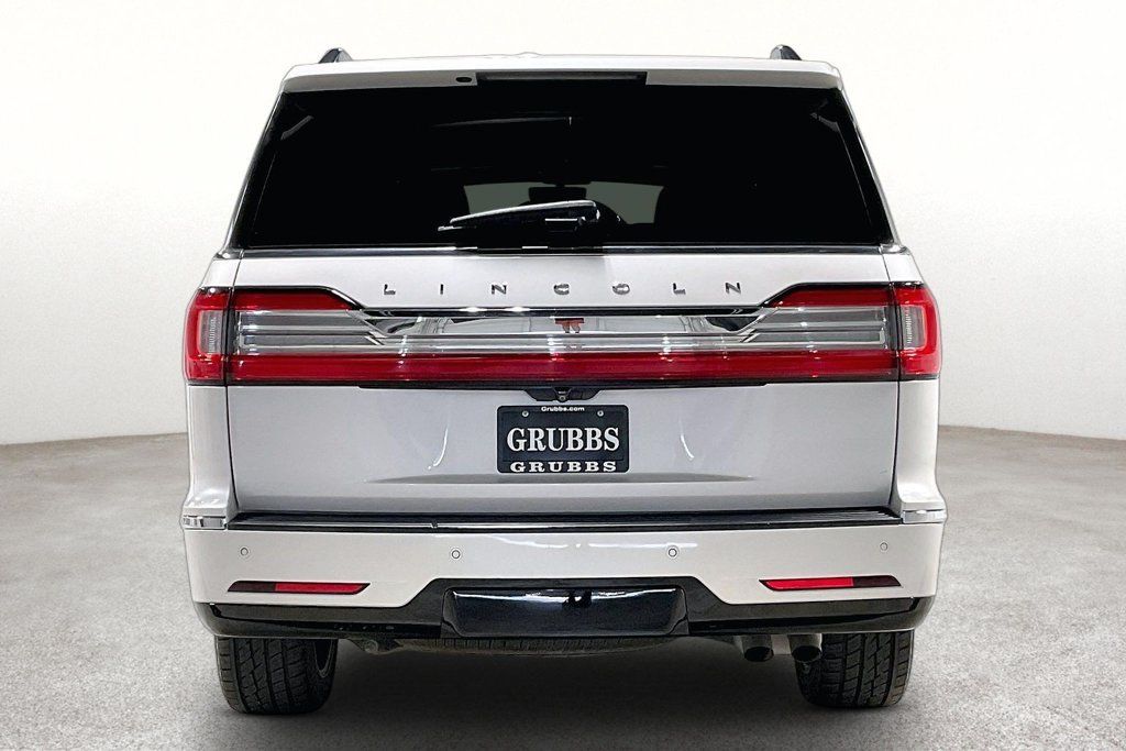 Used 2018 Lincoln Navigator Reserve w/ Technology Package AWD/4WD image 5