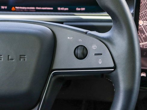 Used 2023 Tesla Model X Plaid image 18