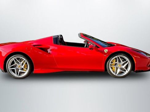 Used 2022 Ferrari F8 Tributo RWD image 4