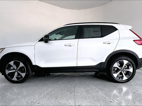 New 2026 Volvo XC40 B5 Plus w/ Protection Package Premier AWD/4WD image 6