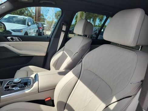 Used 2025 BMW X5 xDrive40i w/ Executive Package image 18
