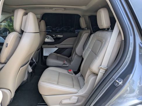 Used 2023 Lincoln Aviator Reserve w/ Equipment Group 201A RWD image 15
