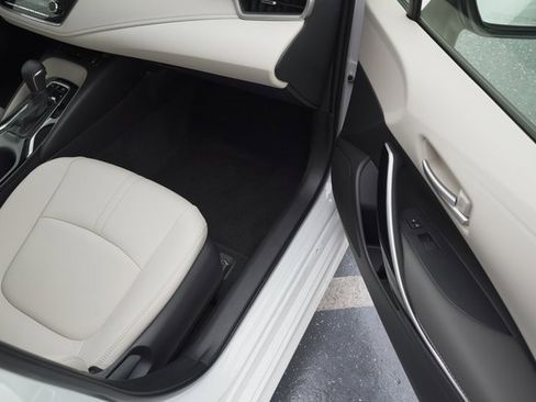 Certified 2025 Toyota Corolla XLE image 19