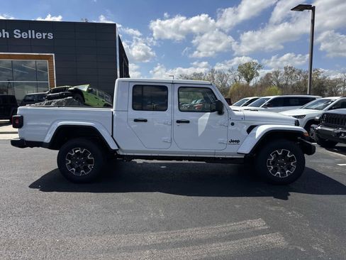 New 2026 Jeep Gladiator Sport AWD/4WD image 6