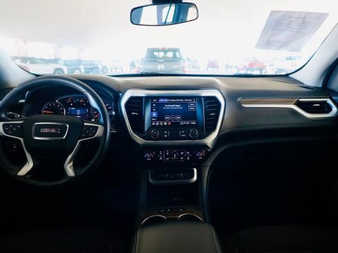 Used 2023 GMC Acadia SLE image 5