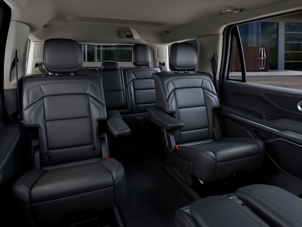 New 2027 Lincoln Navigator Premiere RWD image 11