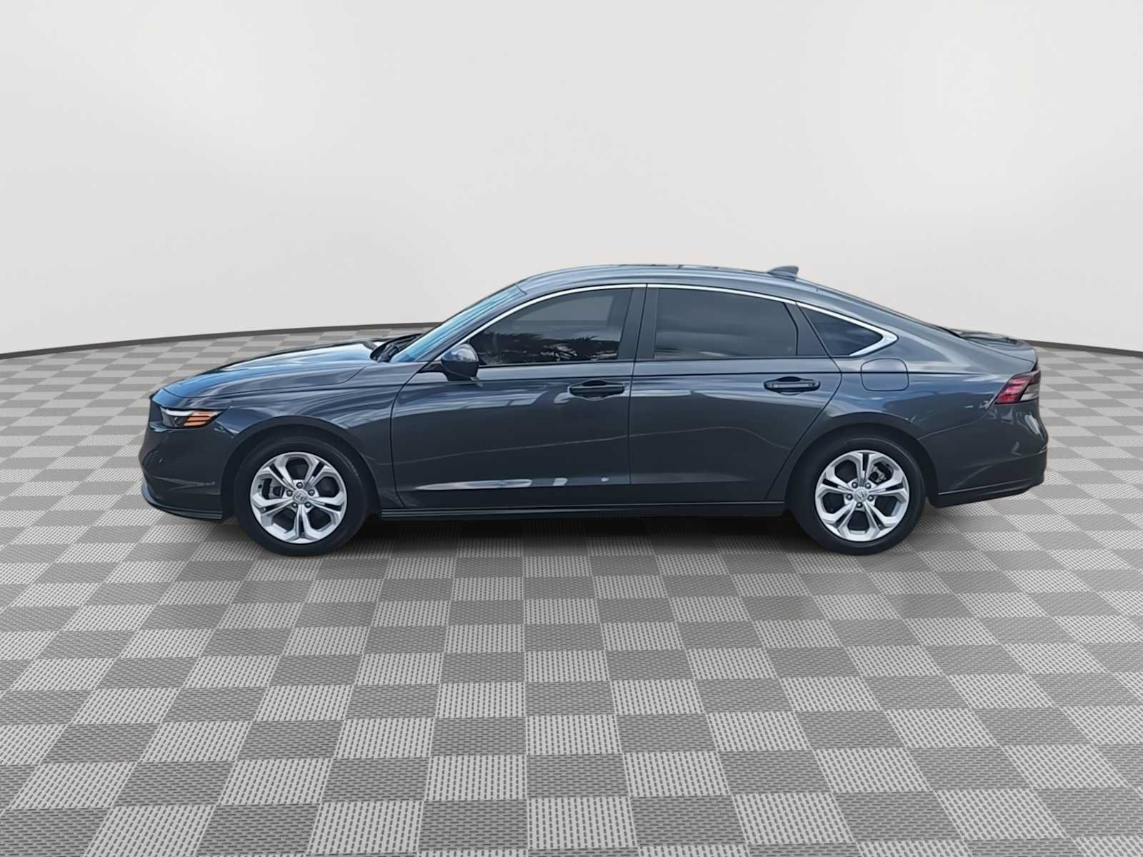 Certified 2025 Honda Accord LX image 5