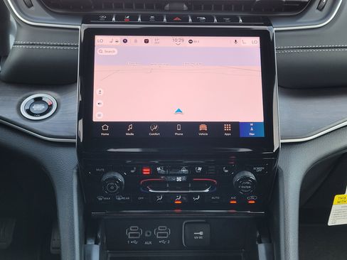 New 2025 Jeep Grand Cherokee Limited w/ Luxury Tech Group II image 15