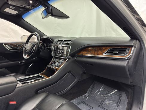 Used 2017 Lincoln Continental Reserve w/ Technology Package image 33