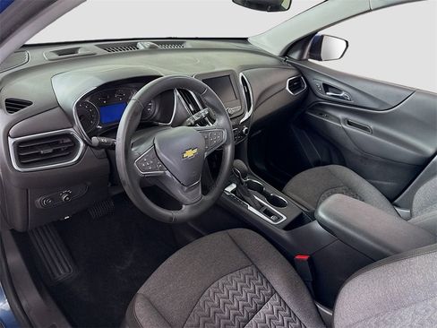 Used 2024 Chevrolet Equinox LT image 3