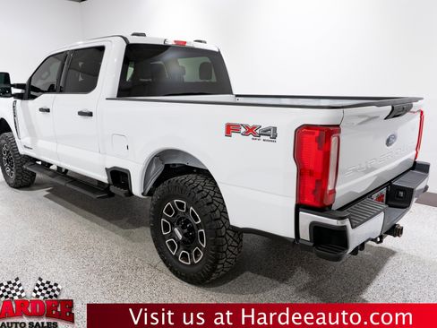 Used 2024 Ford F250 XLT w/ FX4 Off-Road Package AWD/4WD image 3