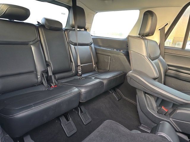 Used 2025 Ford Expedition Platinum w/ Driver's Package AWD/4WD image 14