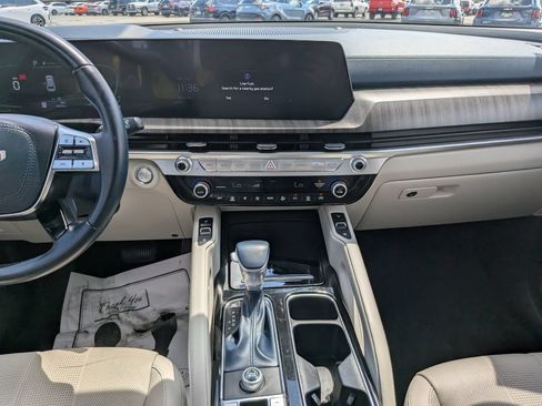 Used 2023 Kia Telluride EX w/ EX Captain's Chair Package FWD image 17